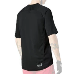 Camiseta Técnica FOX Defend SS Black - Endubikes 5 Camiseta Técnica FOX Defend SS Black - Endubikes -EBikes Accesorios Camiseta Tecnica FOX Defend SS Black 2