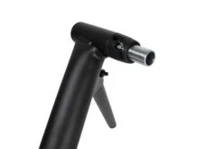 Rodillo SARIS Mag+ Trainer - Endubikes 8 Rodillo SARIS Mag+ Trainer - Endubikes -EBikes Accesorios Frame Closeup Bolt Action3